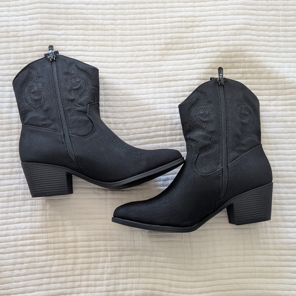 Black Western/Cowgirl Cowboy Ankle Boots - Picture 2 of 6